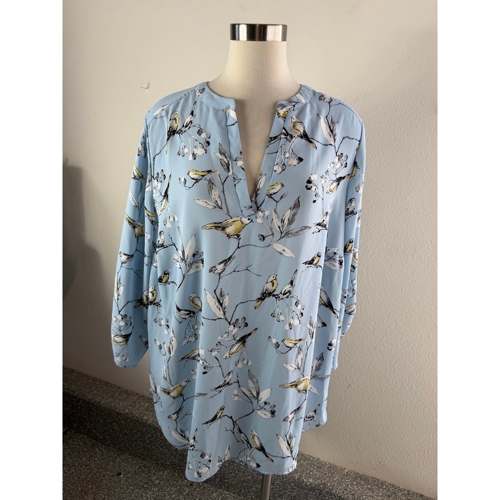 T Tahari Woman Plus 1X Blue Bird Print Roll Tab Sleeve Tunic Blouse Top